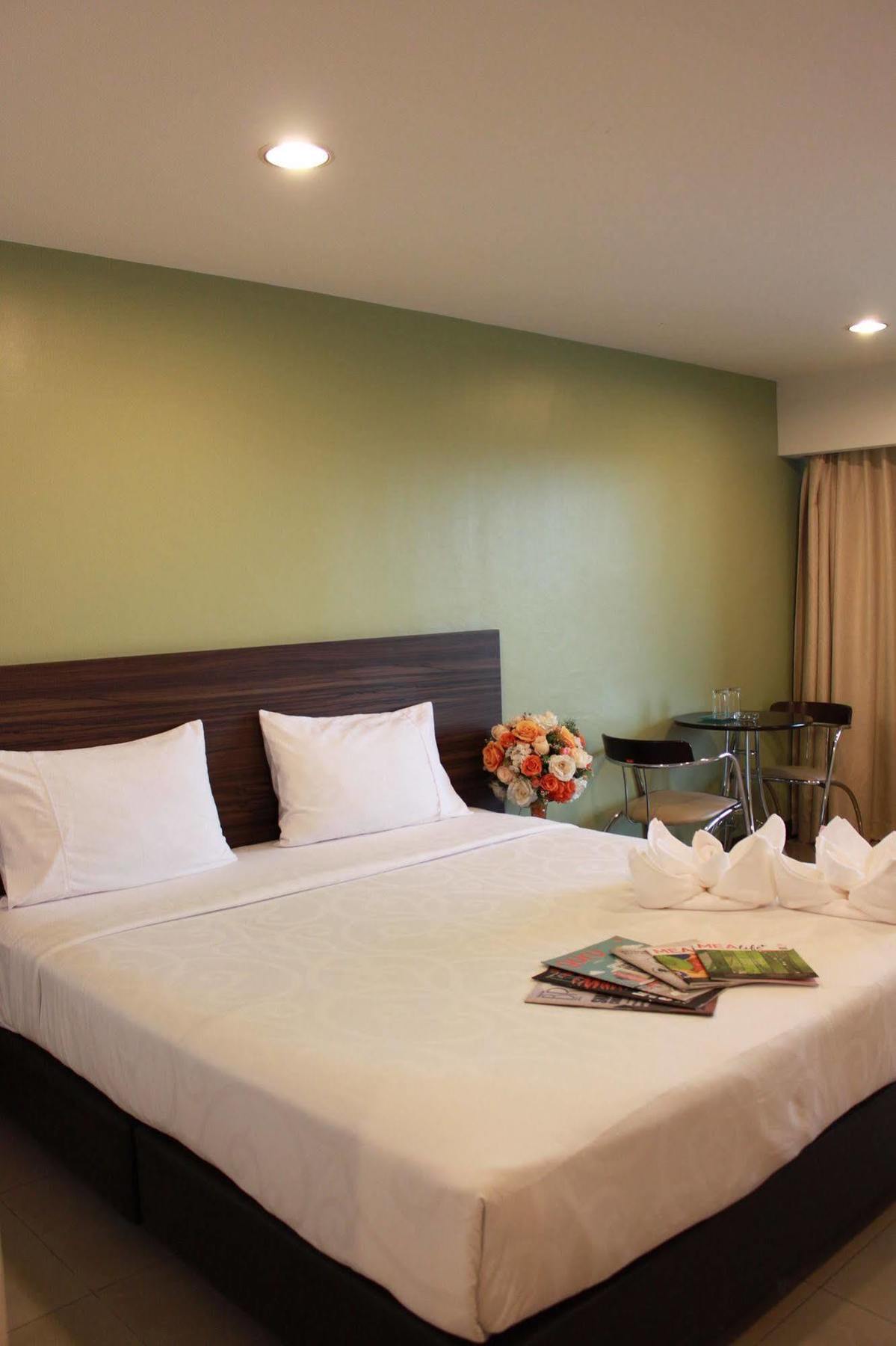 14 Place Bangkok Dış mekan fotoğraf