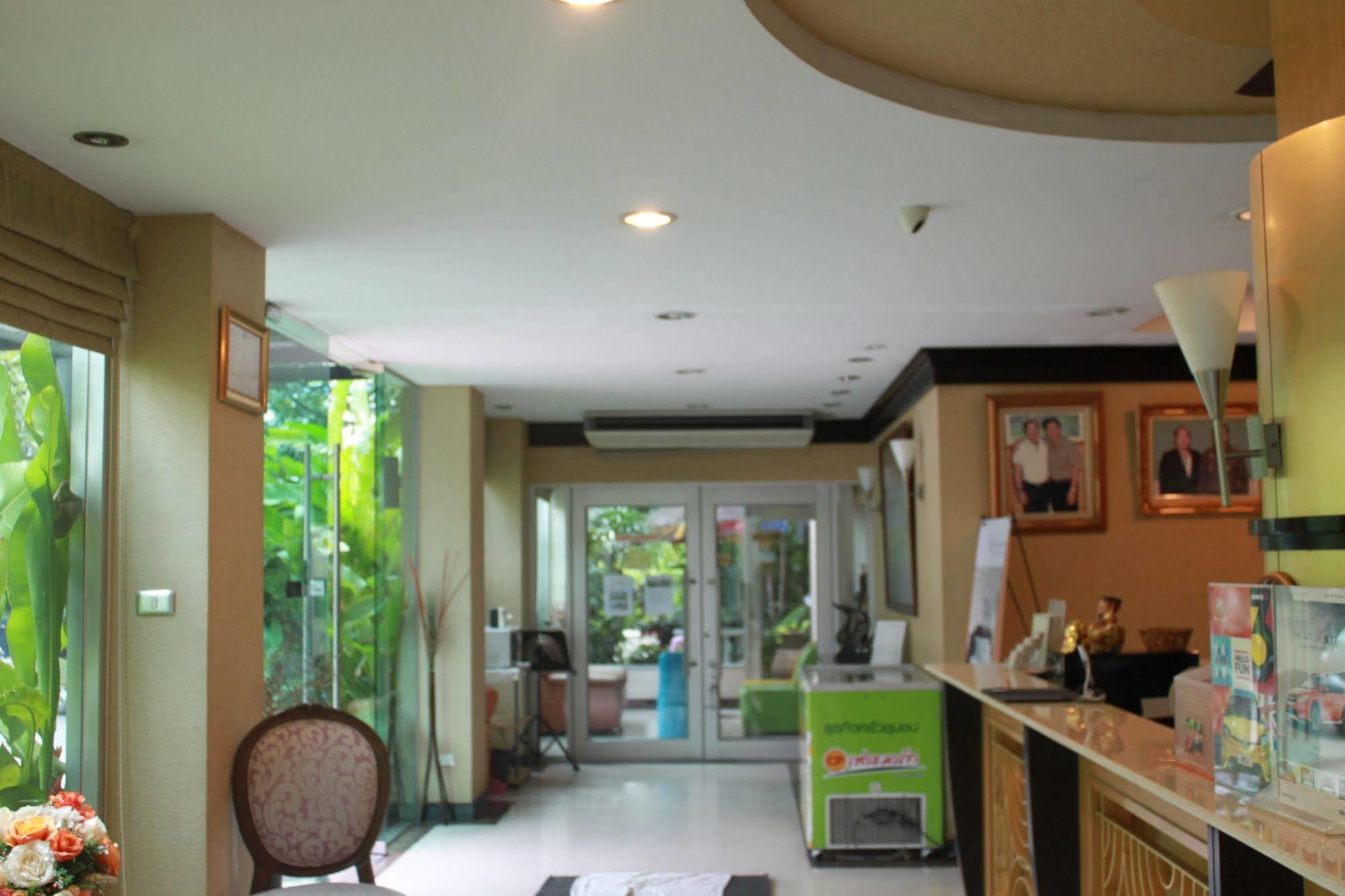 14 Place Bangkok Dış mekan fotoğraf